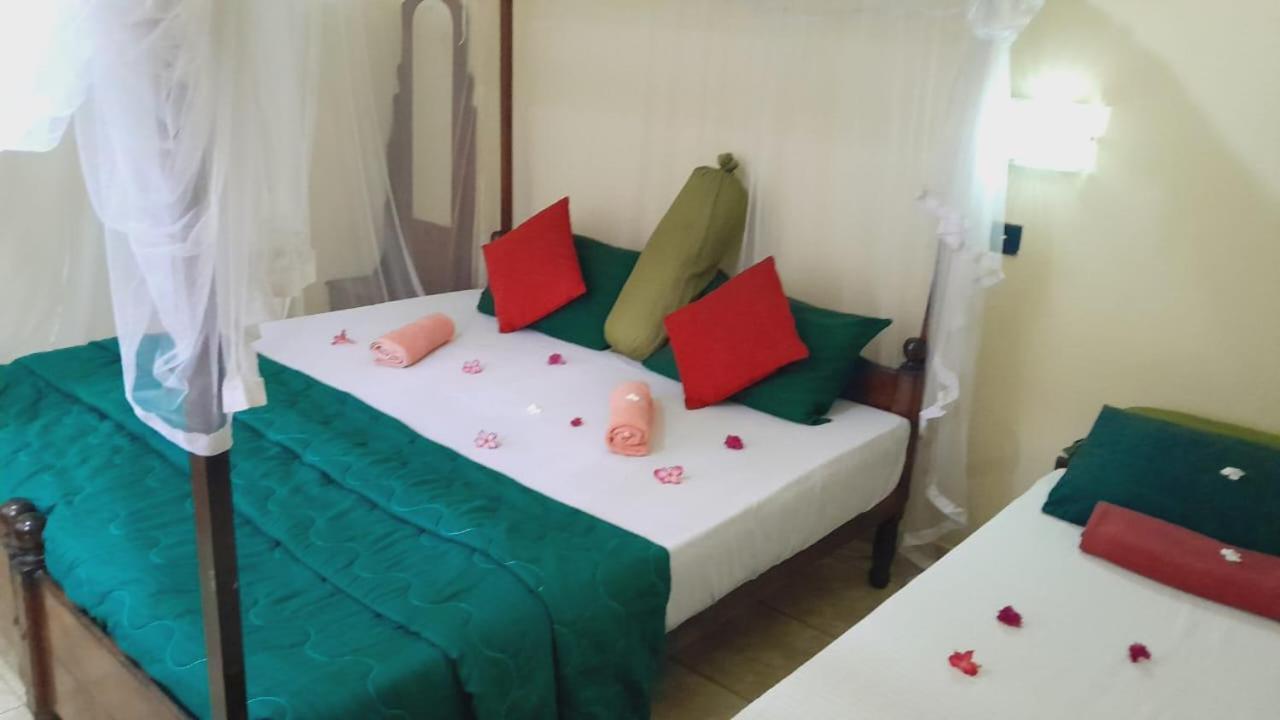 New Sea Lion Guest House Hikkaduwa Bagian luar foto