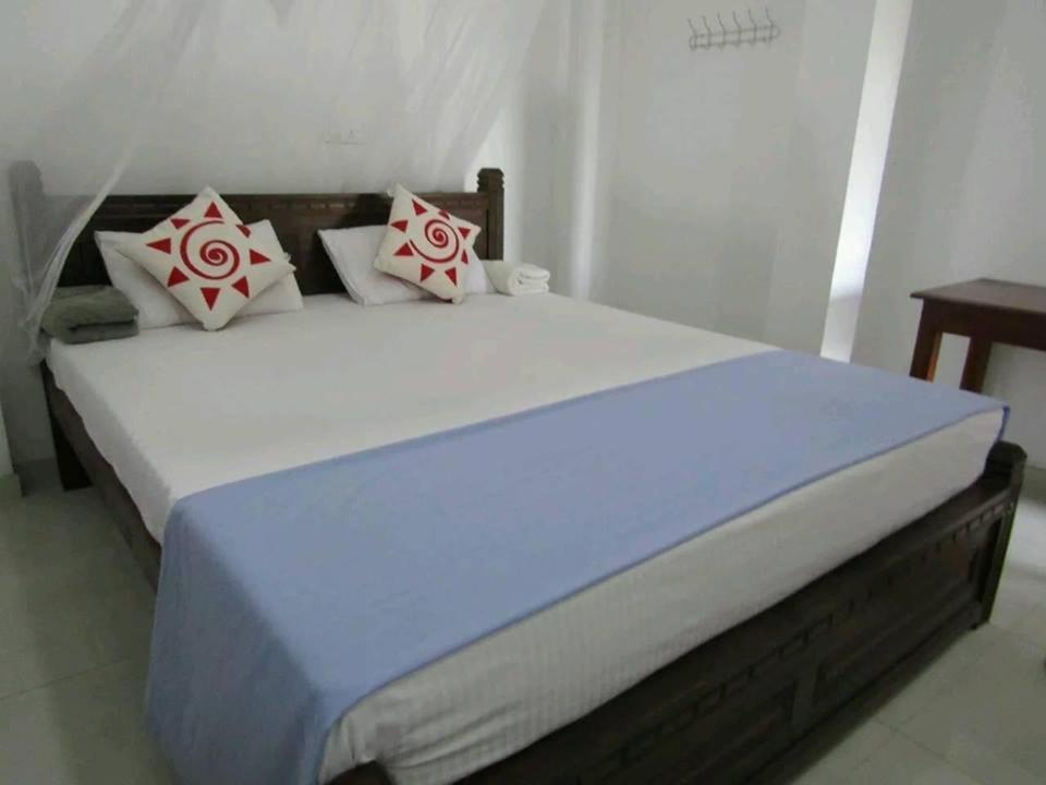 New Sea Lion Guest House Hikkaduwa Bagian luar foto